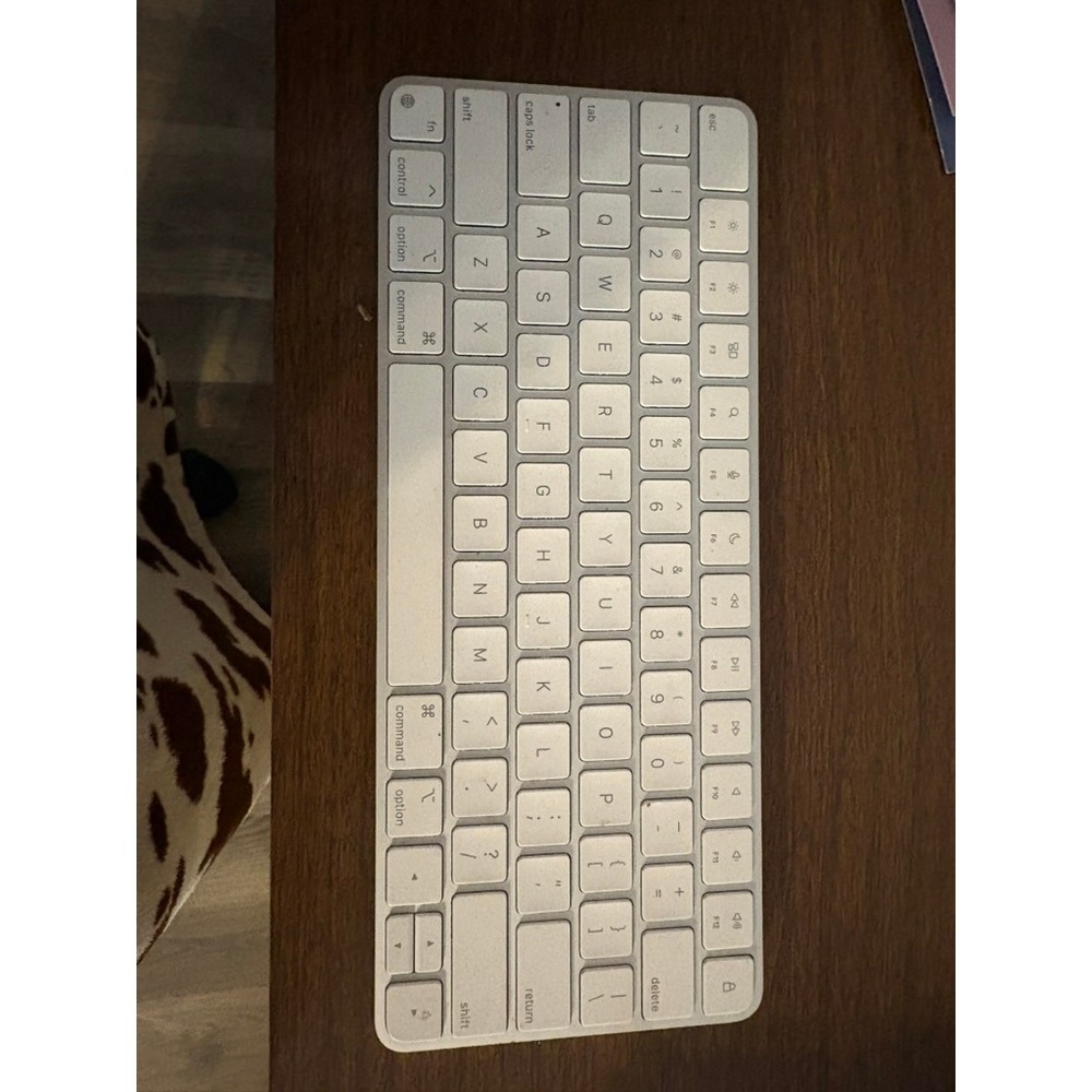 Apple Magic Keyboard Wireless Bluetooth Rechargeable Silver White
